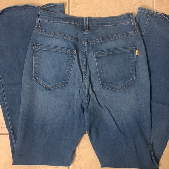 Vibrant Women's Juniors Bell Bottom High Waist Fitted Denim Jeans, size 13. - Picture 5 of 7